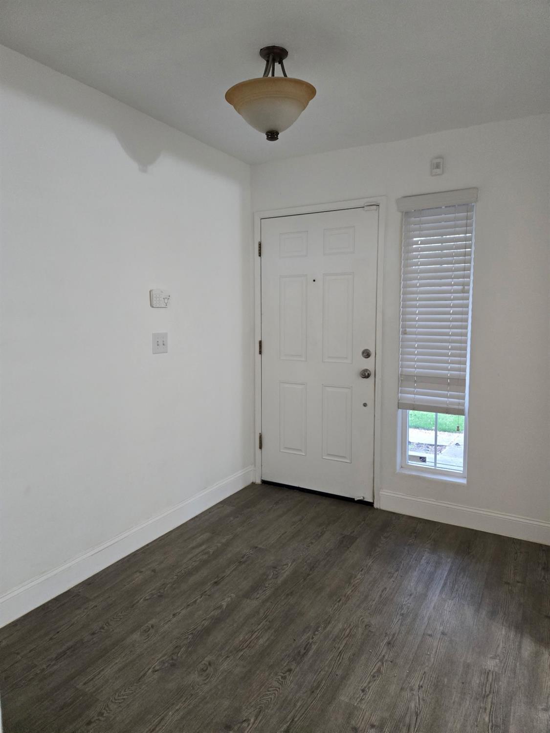 2851 W Sedona Ave, Visalia, CA 93291