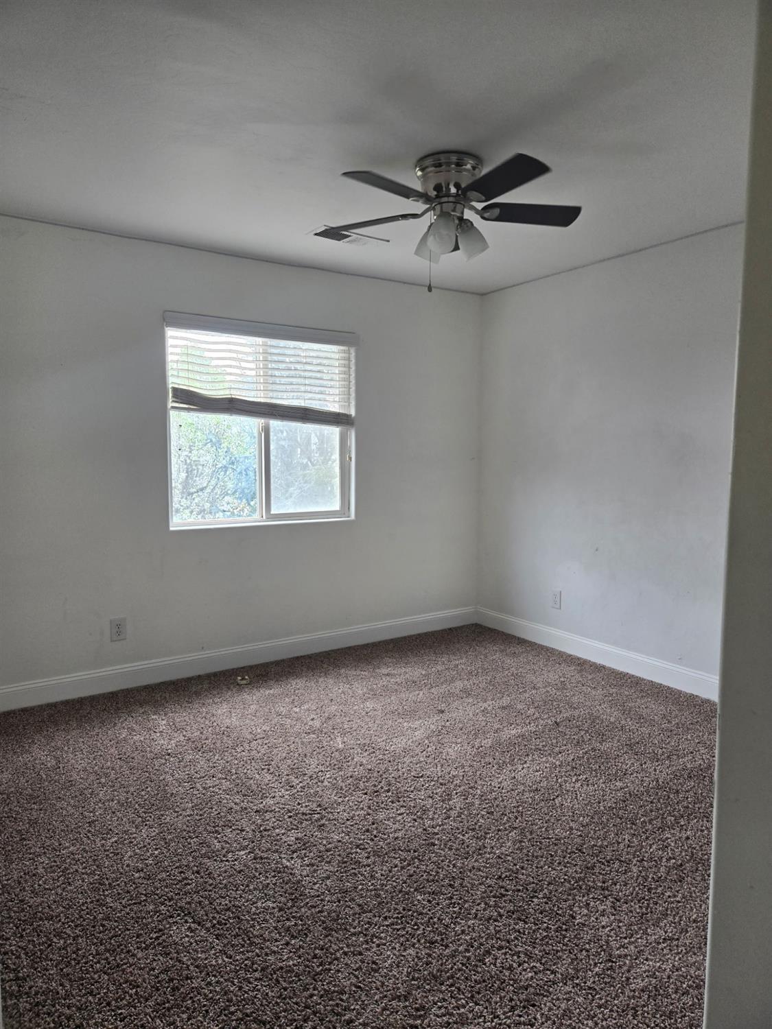 2851 W Sedona Ave, Visalia, CA 93291