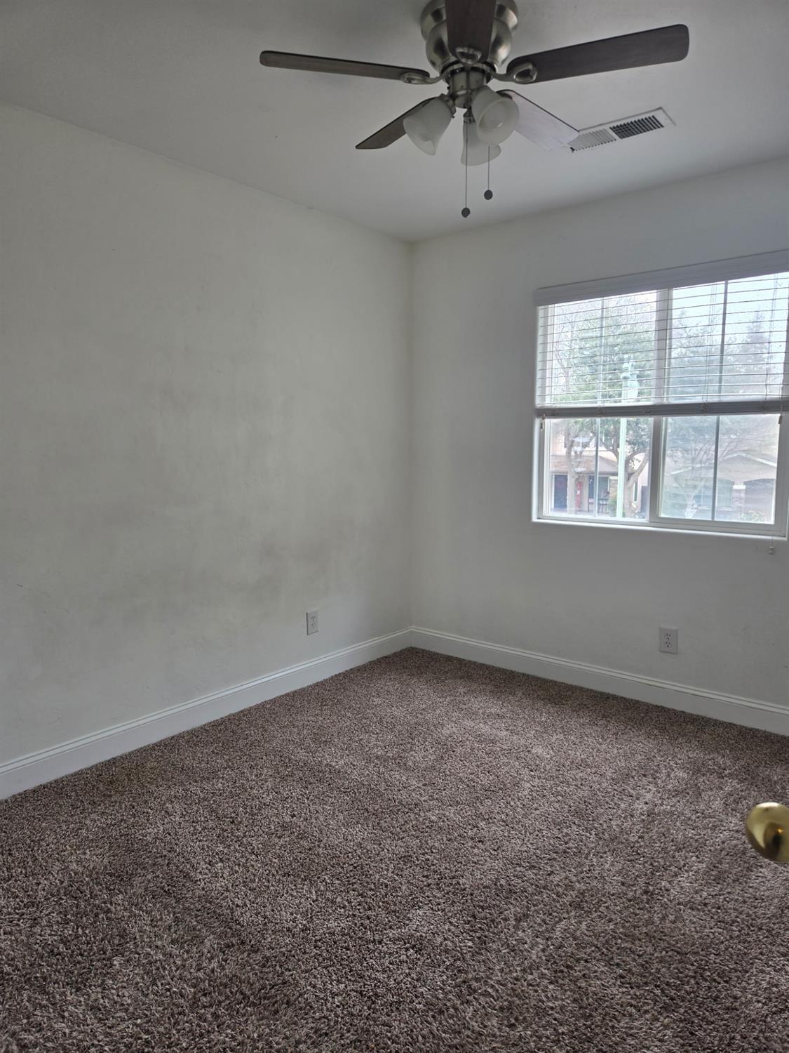 2851 W Sedona Ave, Visalia, CA 93291