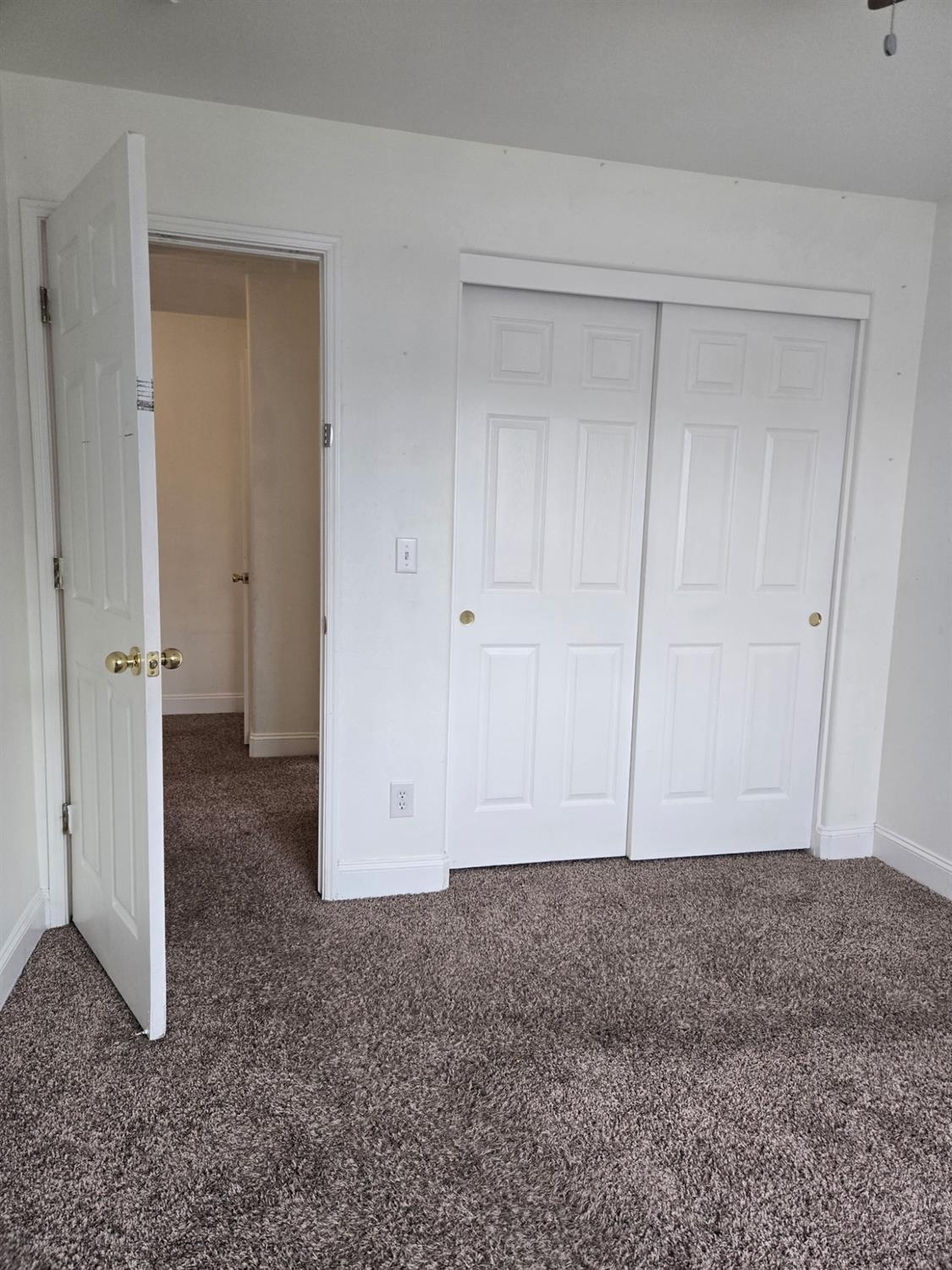 2851 W Sedona Ave, Visalia, CA 93291
