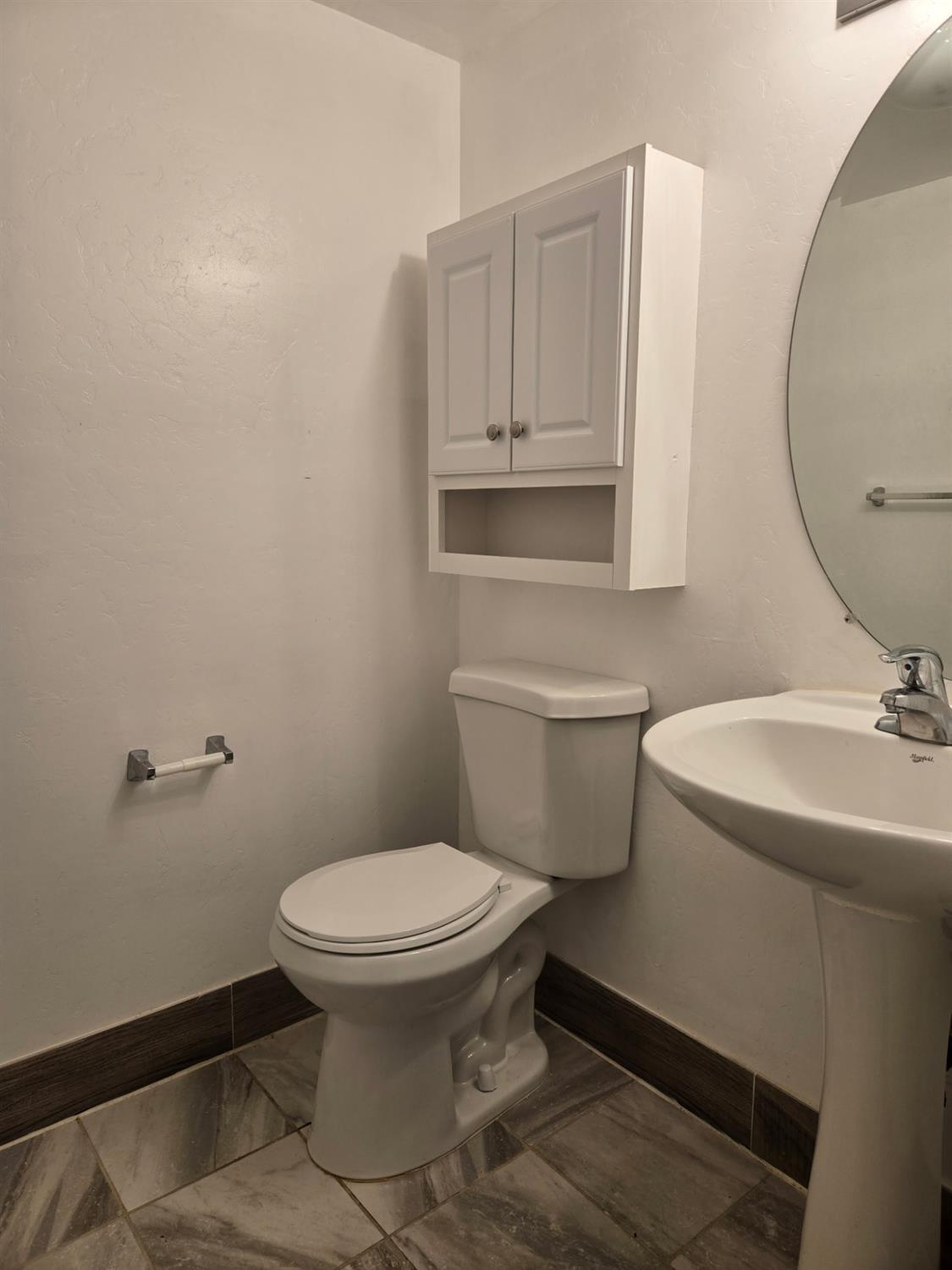 2851 W Sedona Ave, Visalia, CA 93291