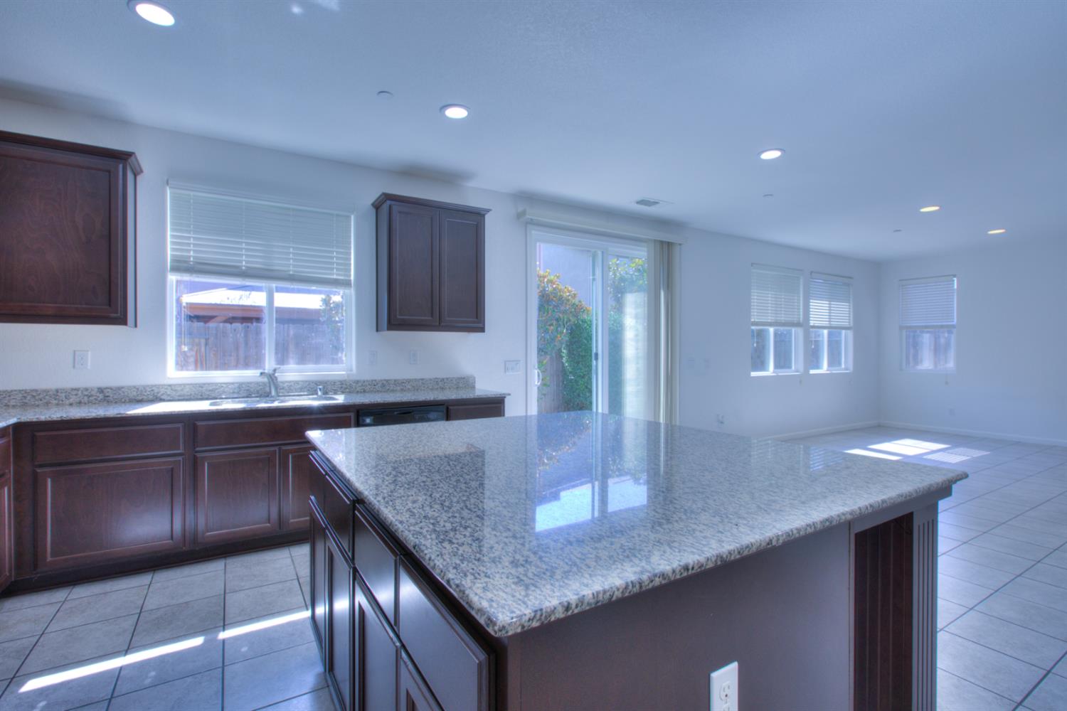 900 Barrington Ave, Newman, CA 95360