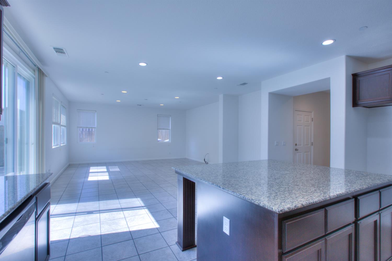 900 Barrington Ave, Newman, CA 95360