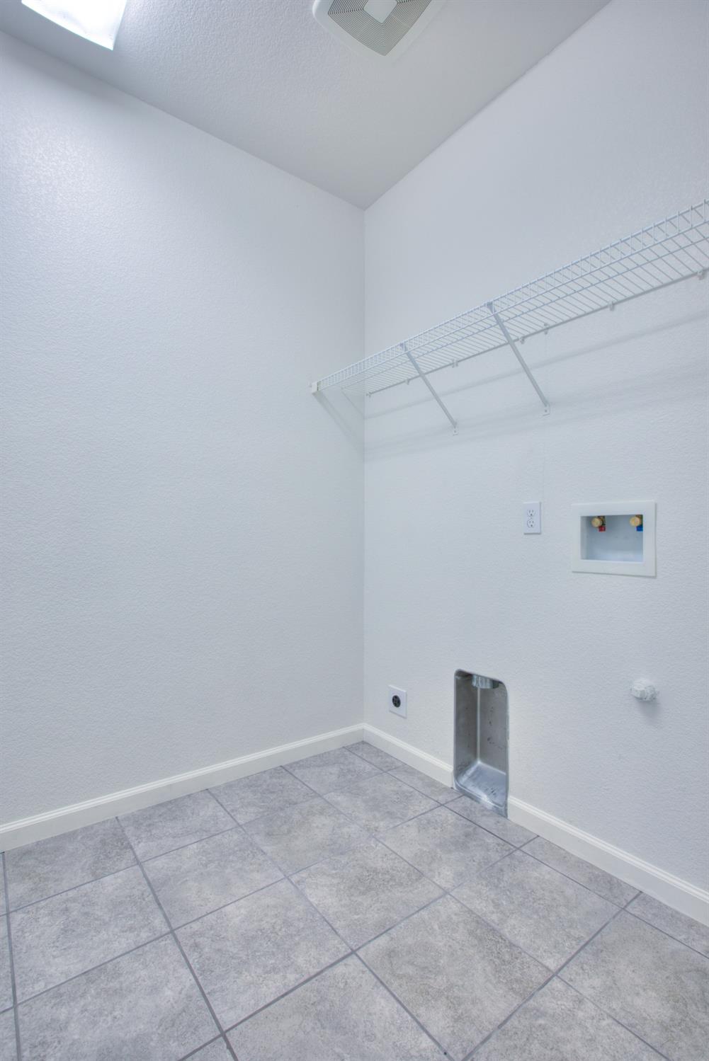 900 Barrington Ave, Newman, CA 95360