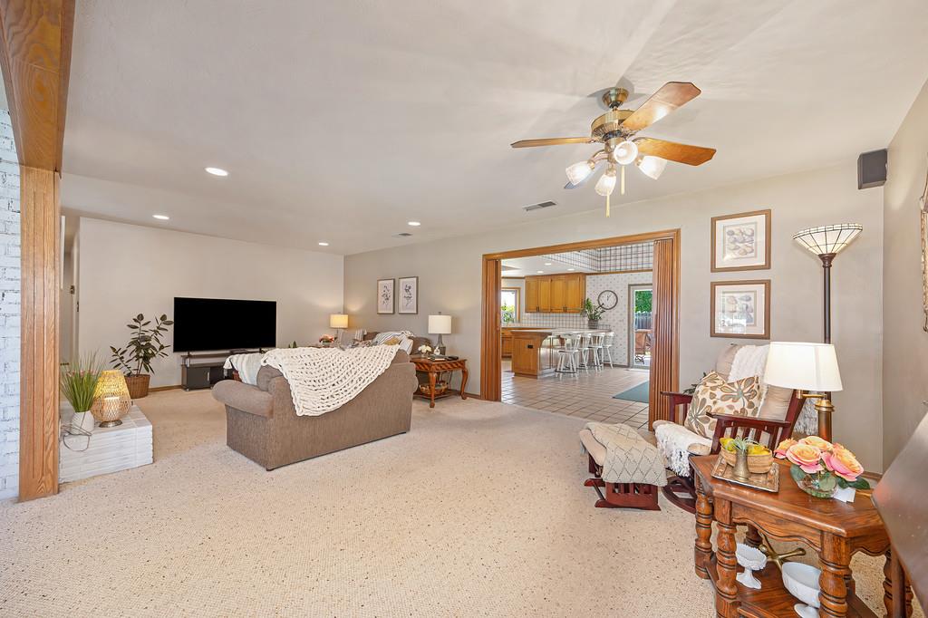 724 Vera Ave, Ripon, CA 95366
