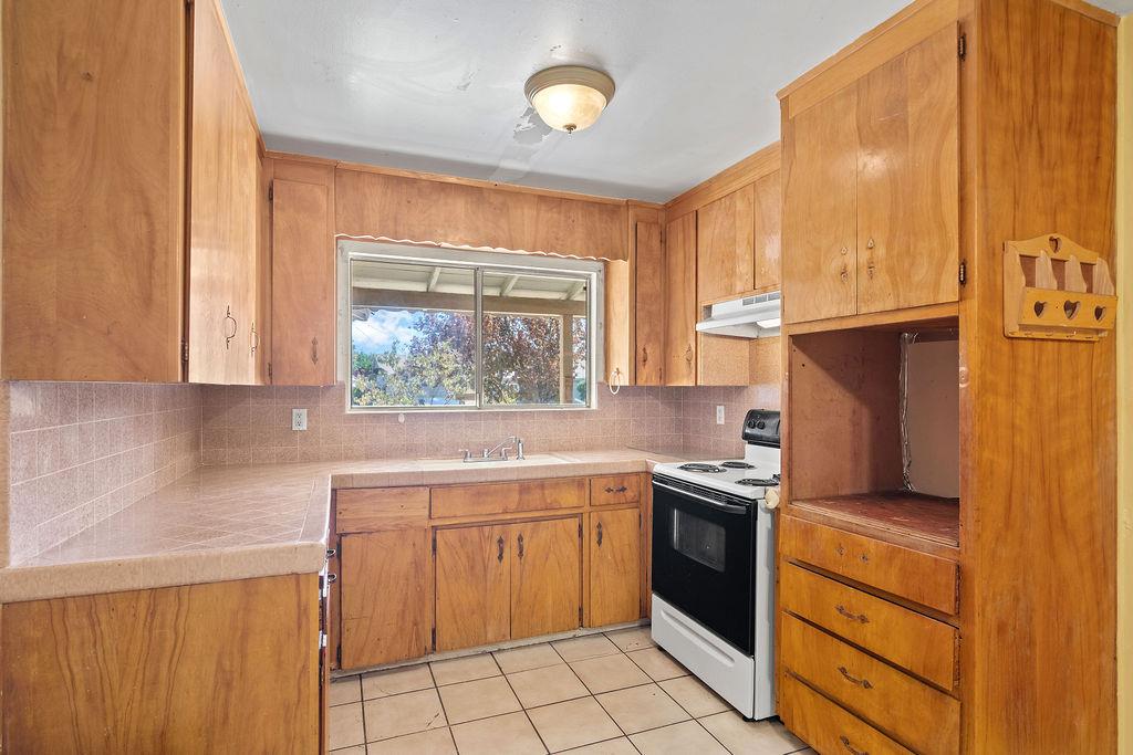 335 Jason St, Manteca, CA 95336