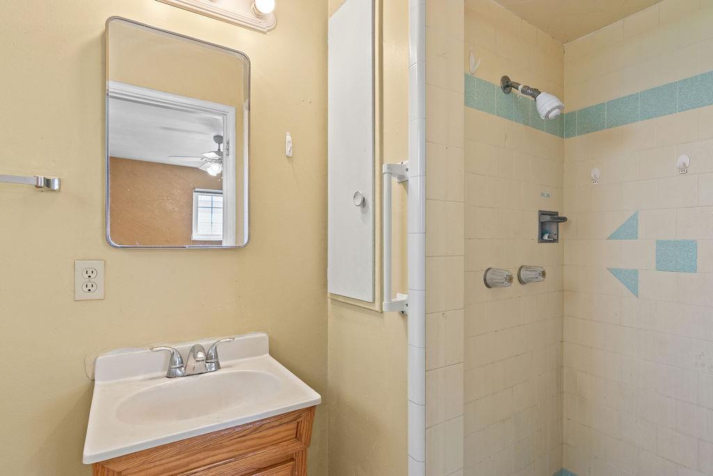 335 Jason St, Manteca, CA 95336