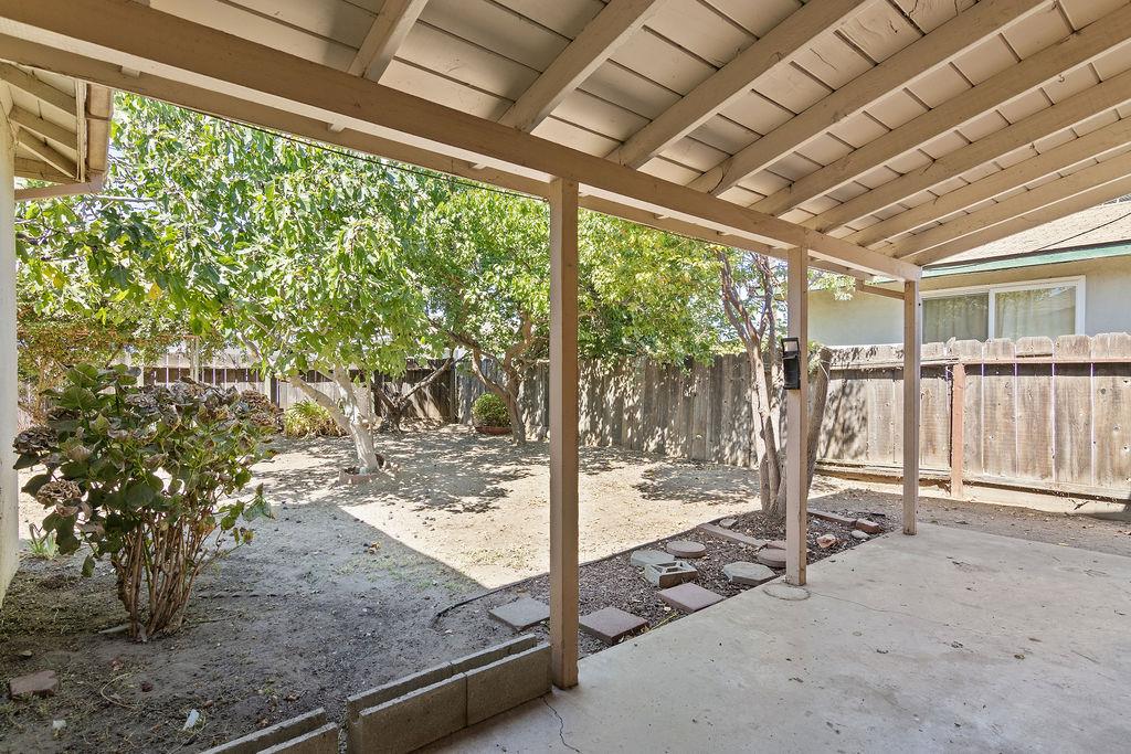 335 Jason St, Manteca, CA 95336