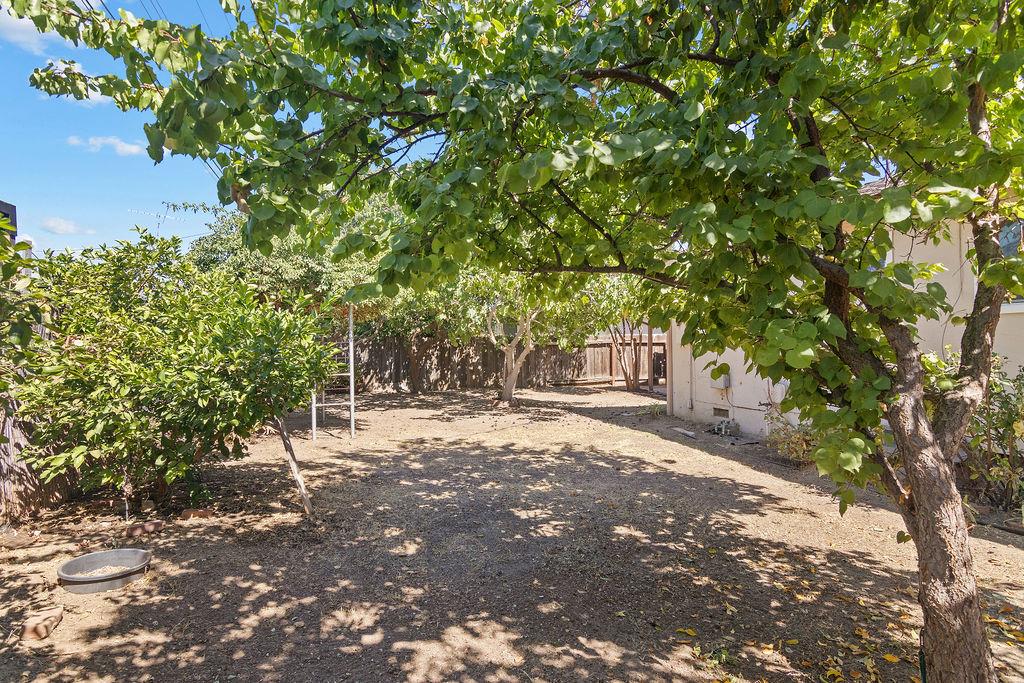 335 Jason St, Manteca, CA 95336