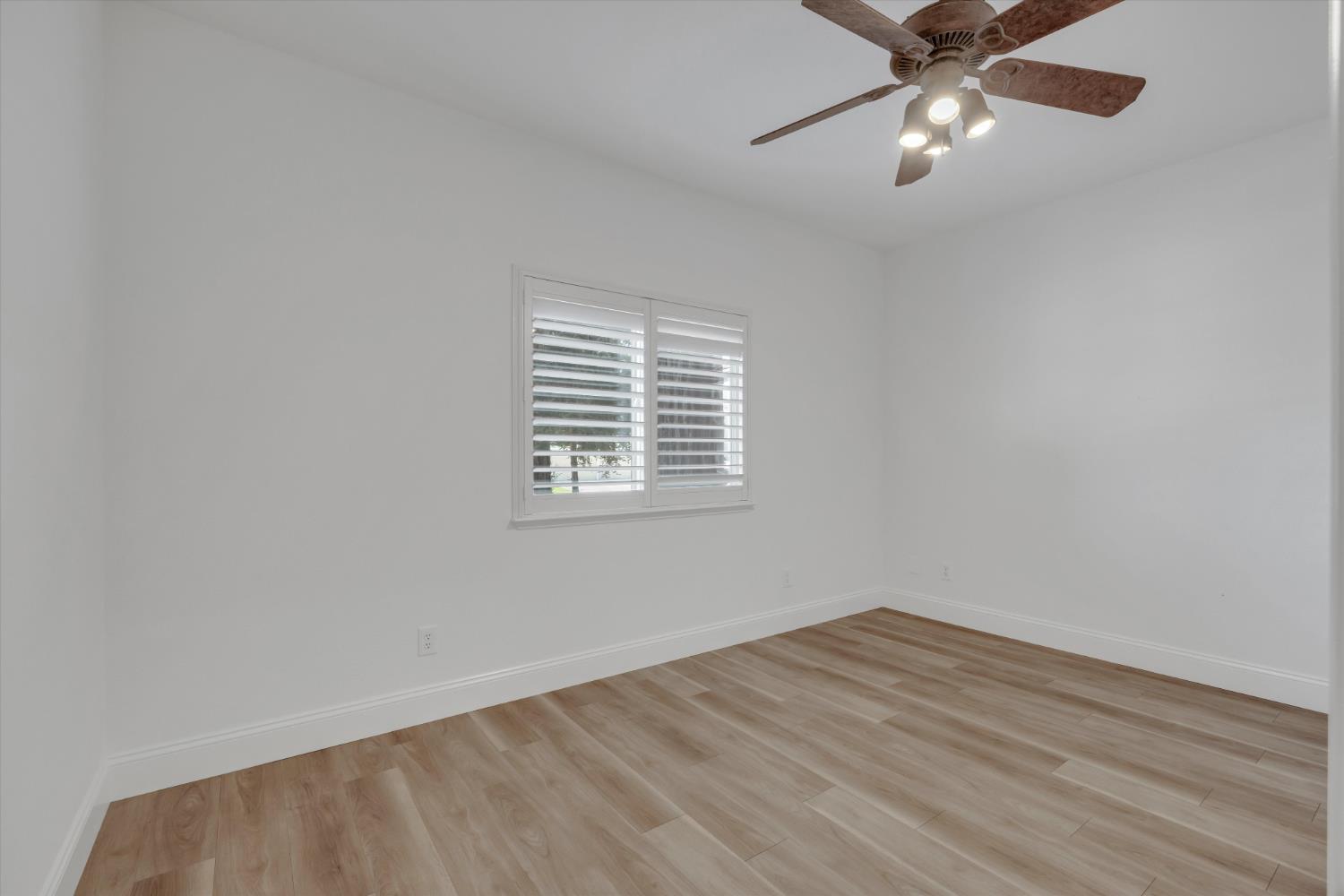 2424 Thaddeous Dr, Escalon, CA 95320
