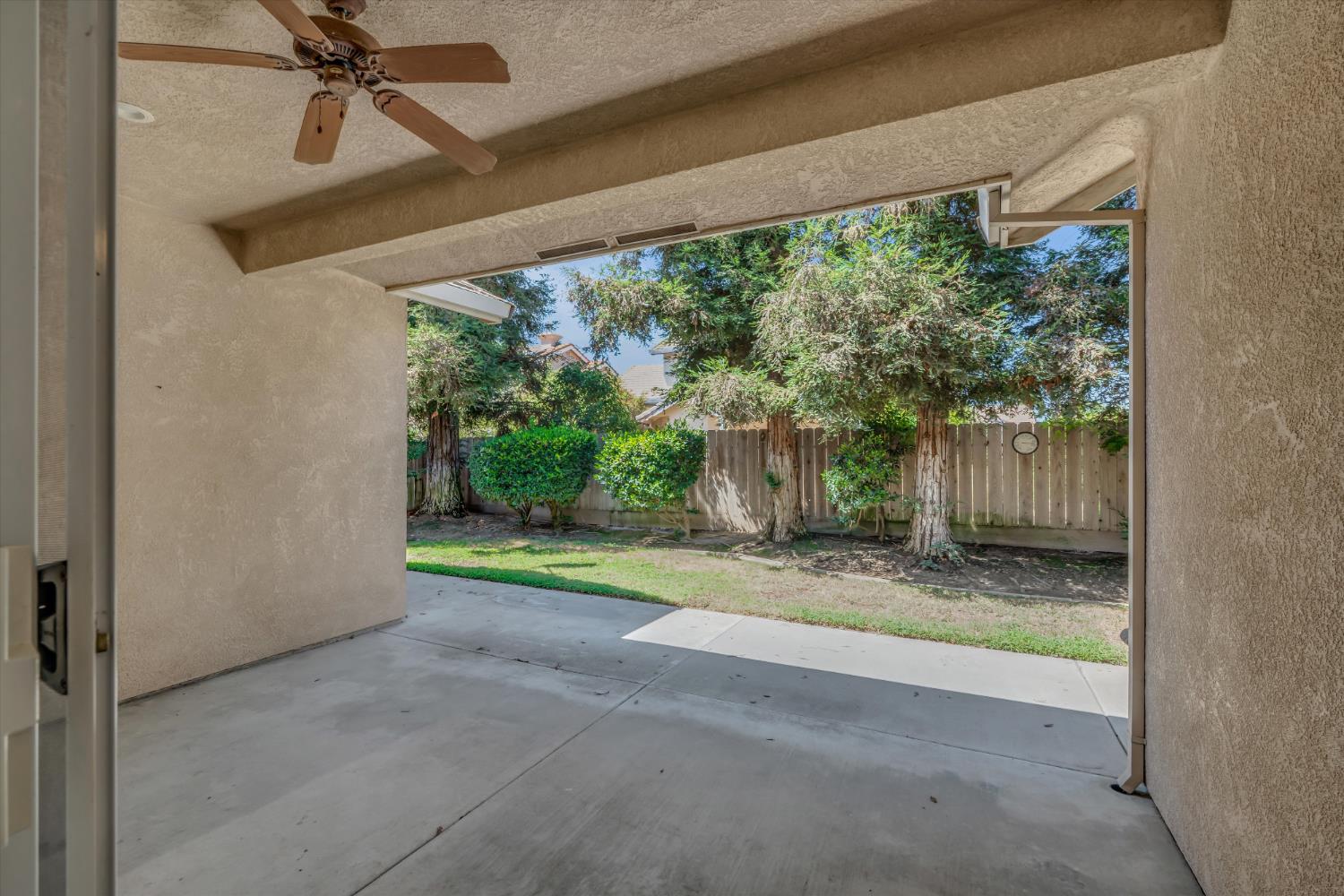 2424 Thaddeous Dr, Escalon, CA 95320