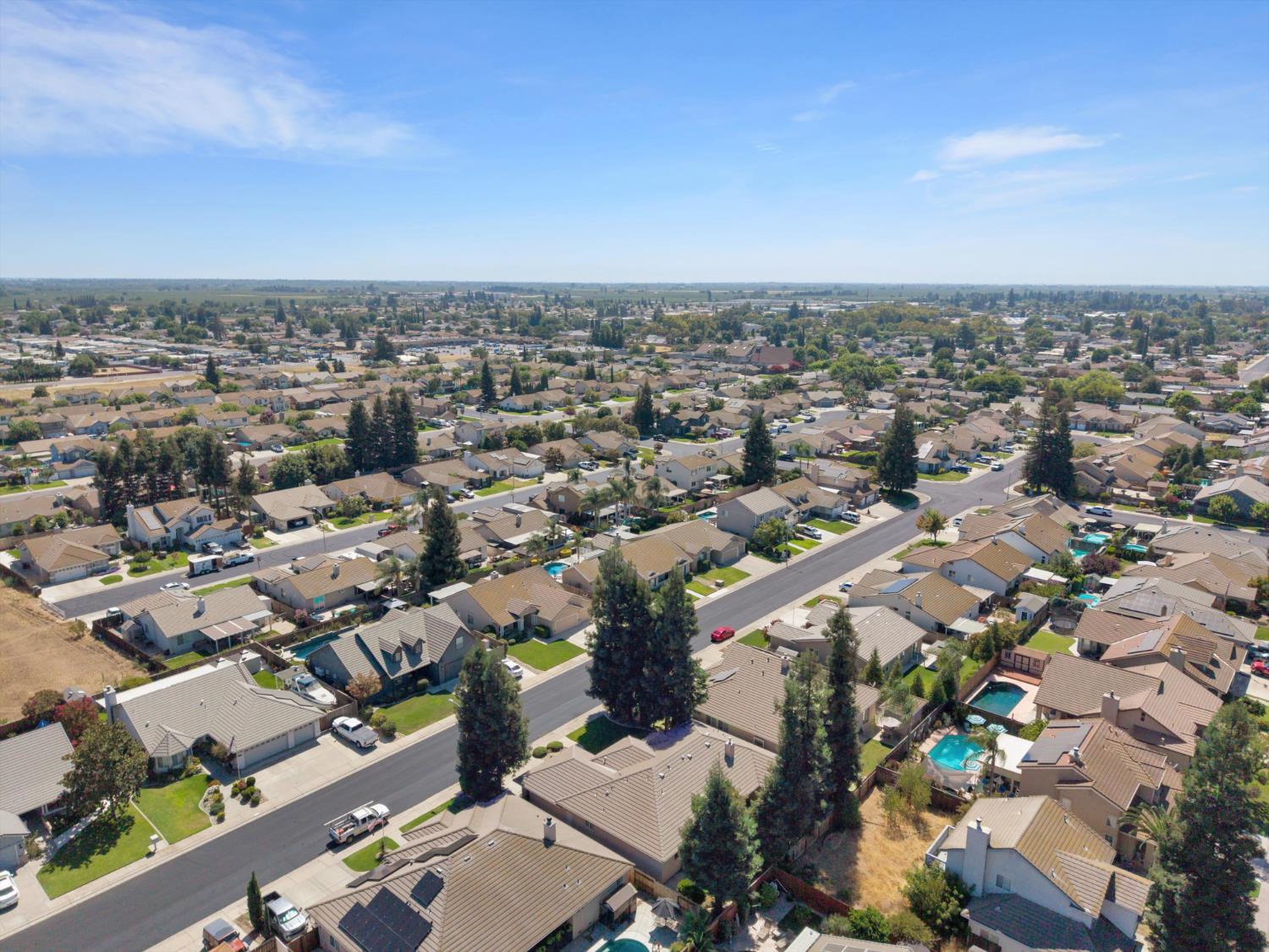2424 Thaddeous Dr, Escalon, CA 95320