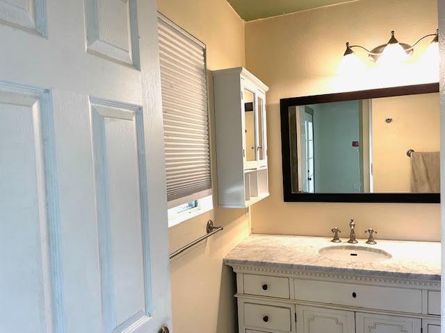 507 Lady Slipper Ln, Newman, CA 95360