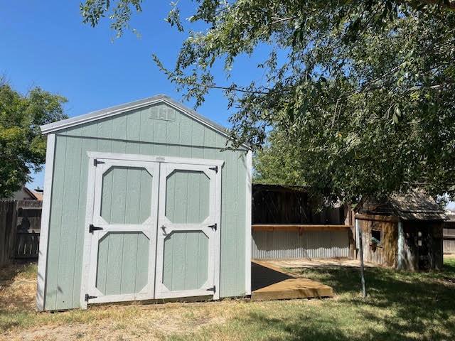 507 Lady Slipper Ln, Newman, CA 95360