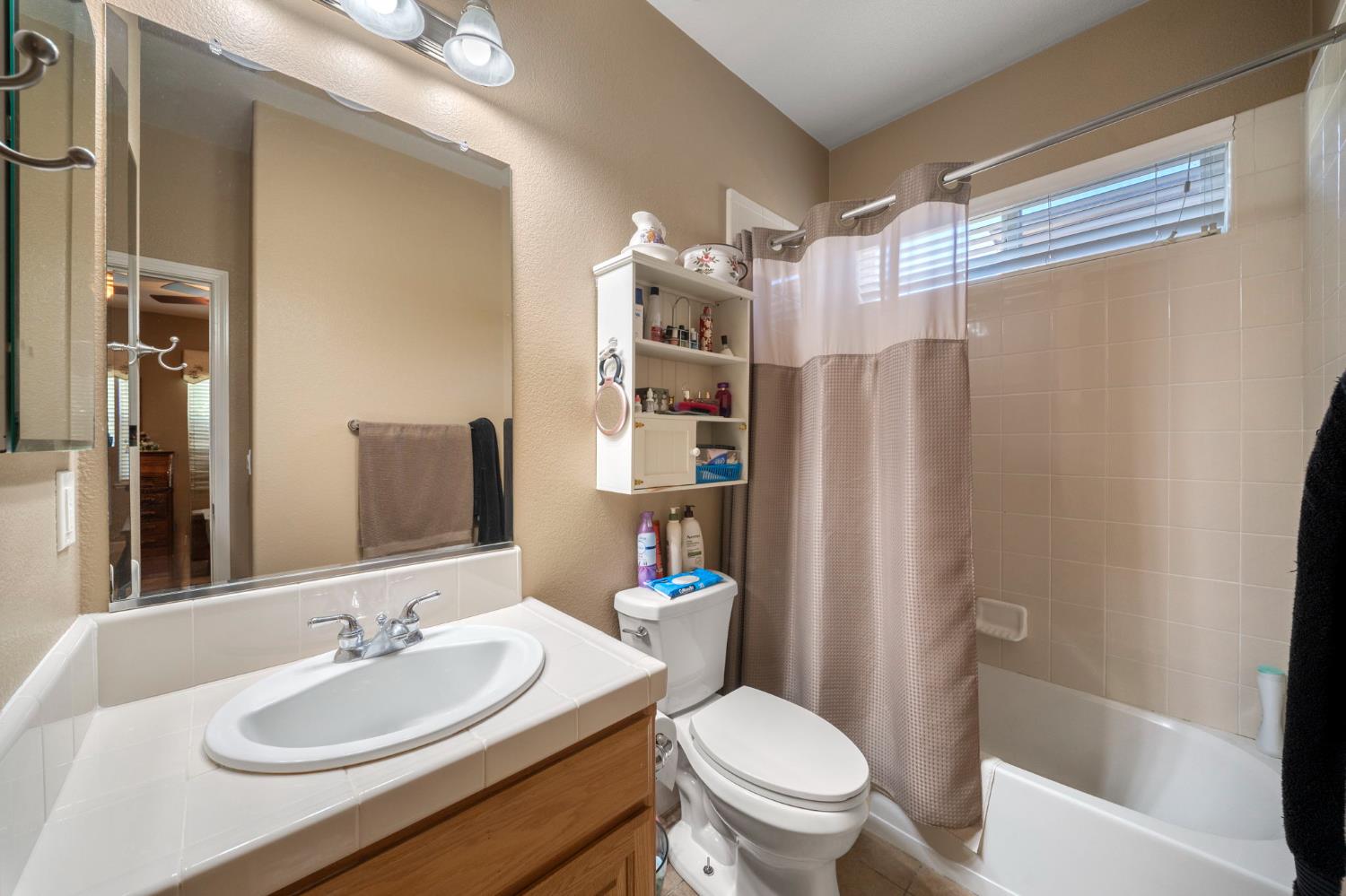 524 Dales Pony Ct, Oakdale, CA 95361