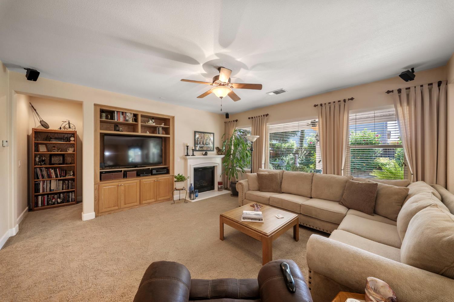 524 Dales Pony Ct, Oakdale, CA 95361