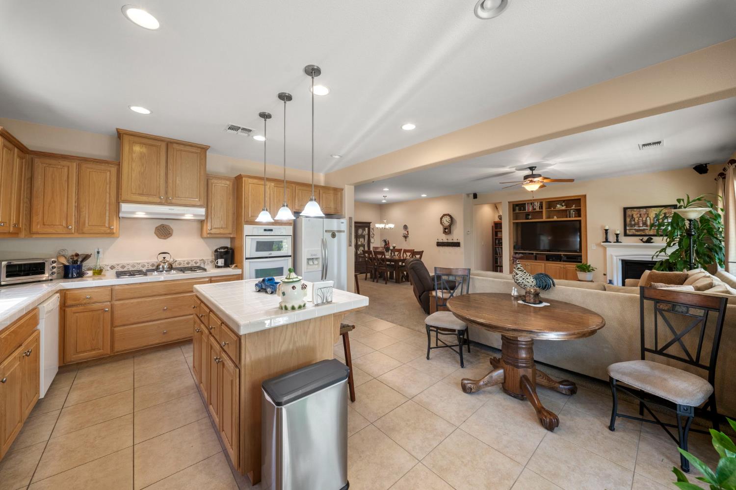 524 Dales Pony Ct, Oakdale, CA 95361