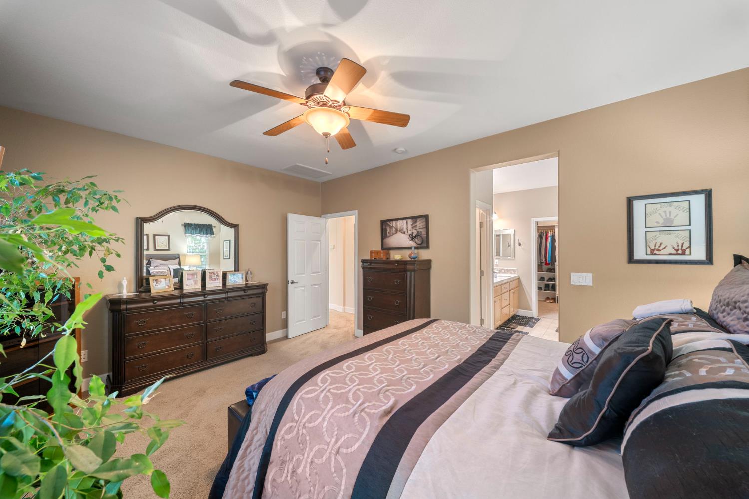 524 Dales Pony Ct, Oakdale, CA 95361