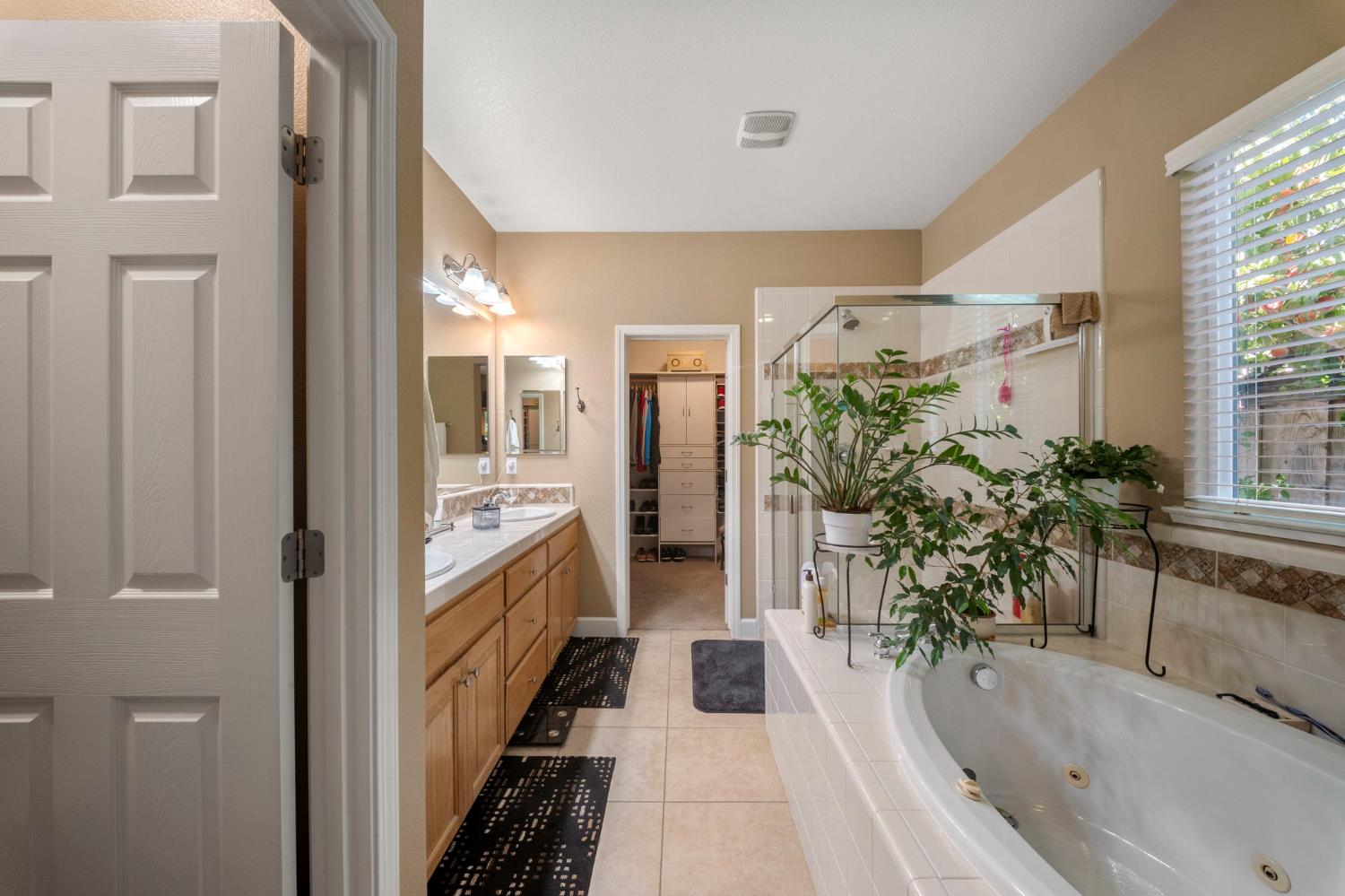 524 Dales Pony Ct, Oakdale, CA 95361