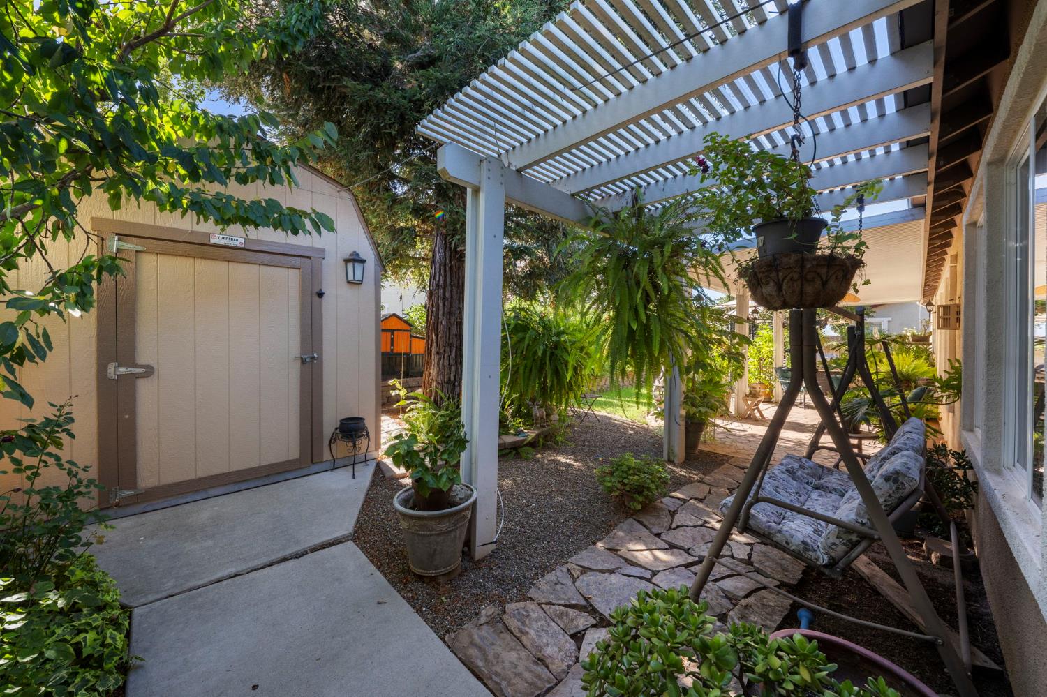 524 Dales Pony Ct, Oakdale, CA 95361