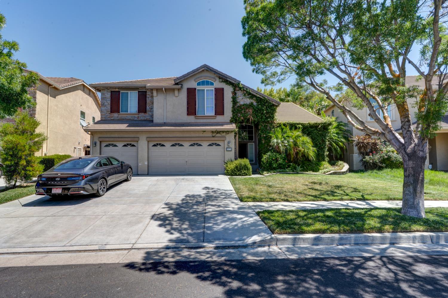 1670 Mahogany Dr, Los Banos, CA 93635