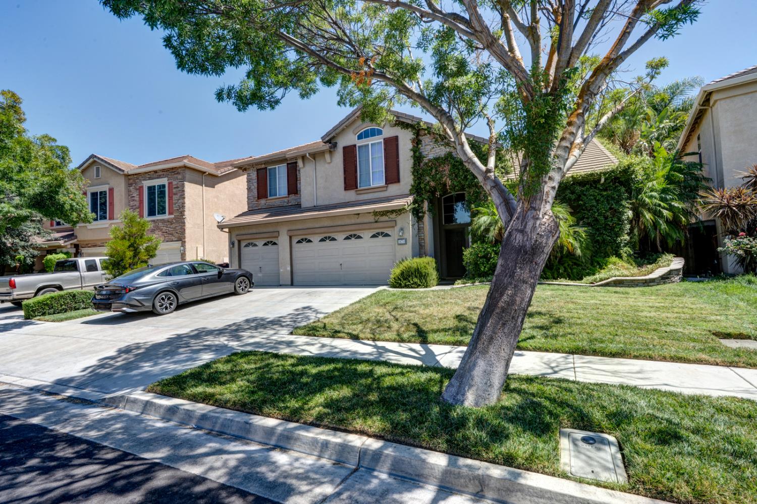1670 Mahogany Dr, Los Banos, CA 93635