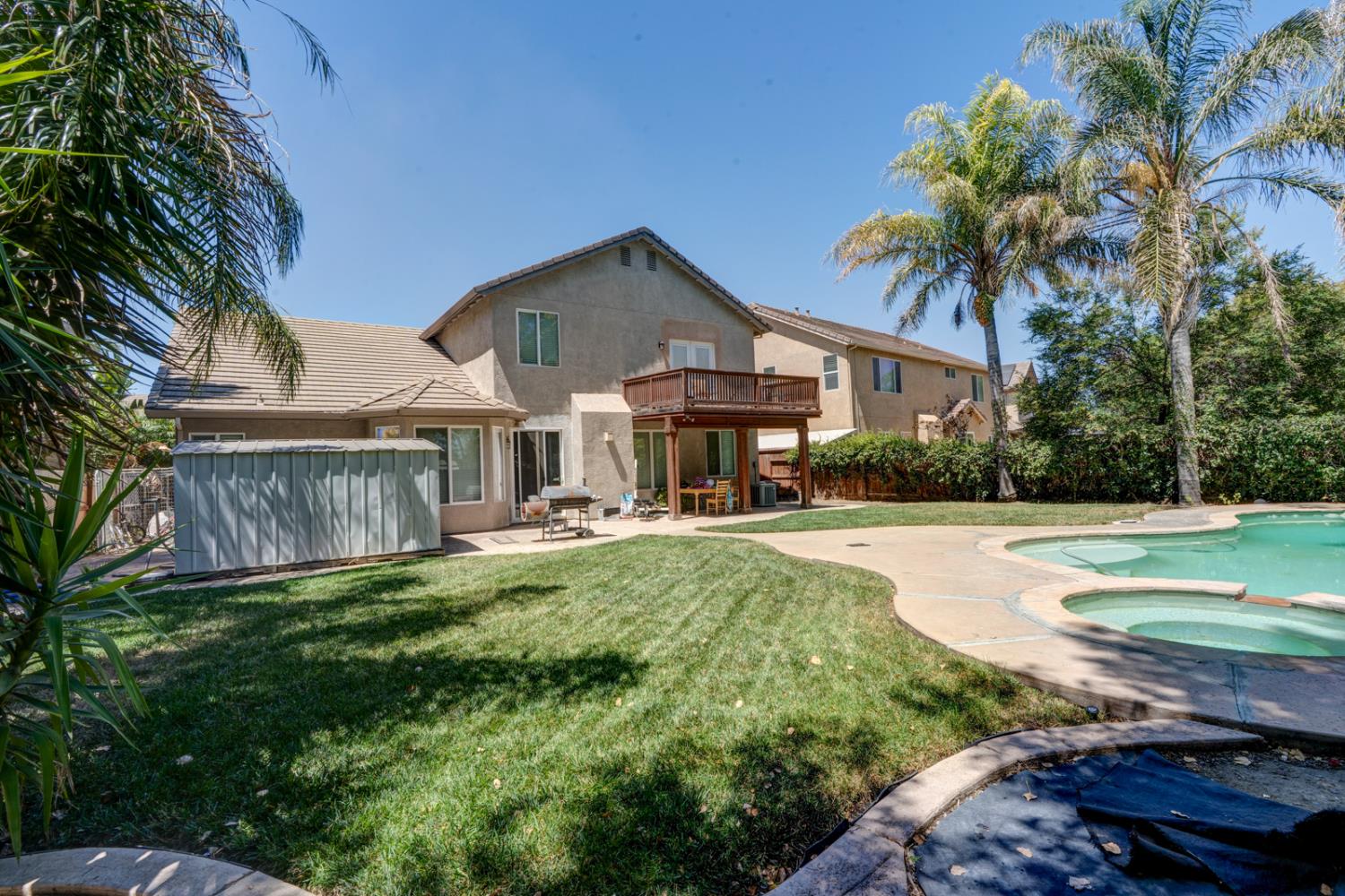 1670 Mahogany Dr, Los Banos, CA 93635
