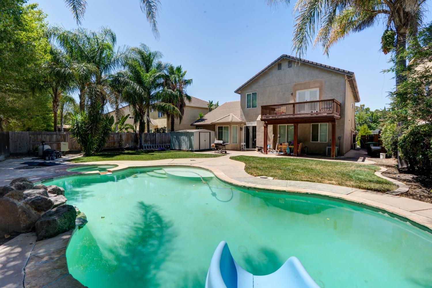1670 Mahogany Dr, Los Banos, CA 93635
