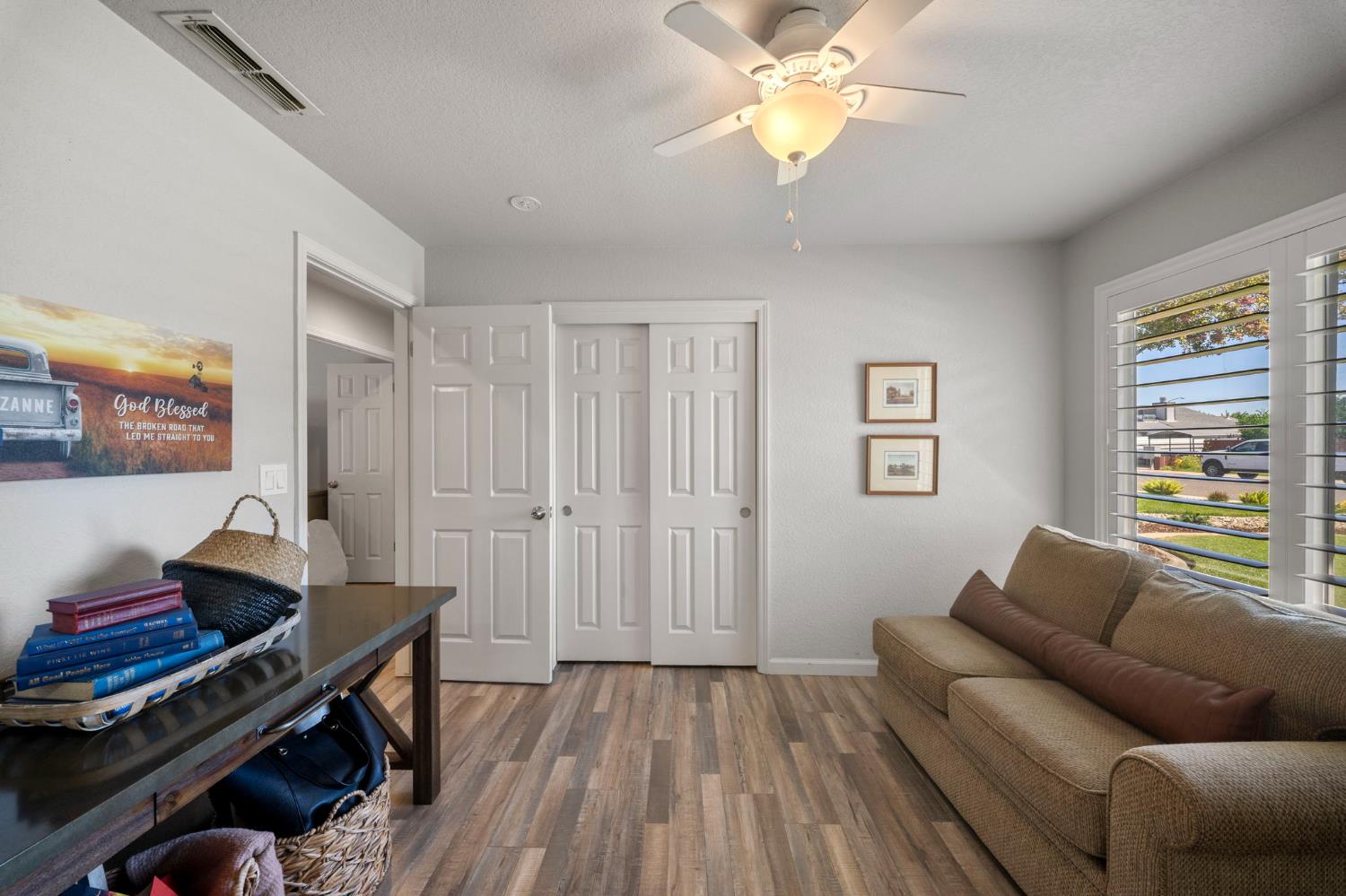 1913 Fox Glen Dr, Hughson, CA 95326