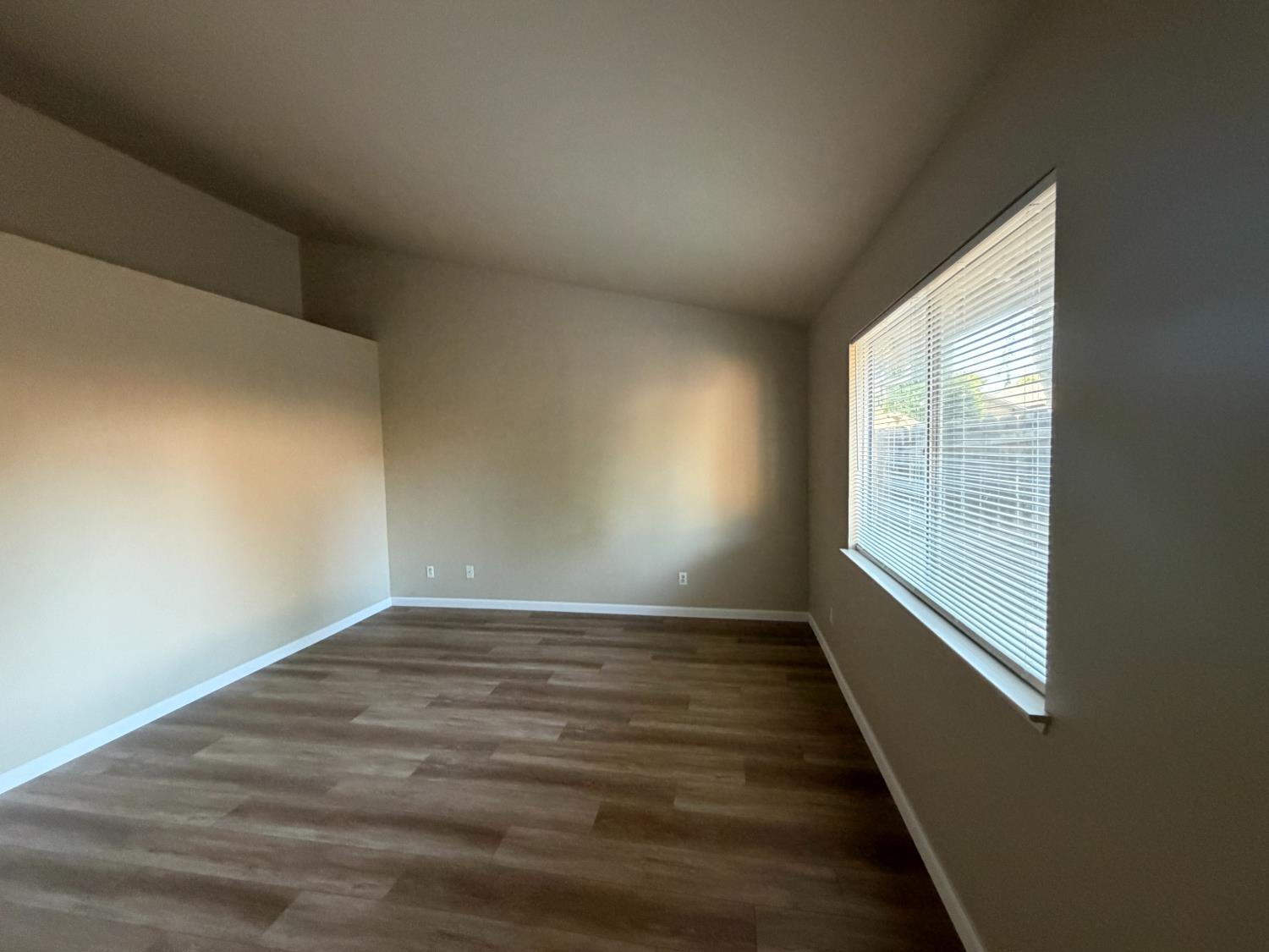 545 Westfield Pl, Patterson, CA 95363