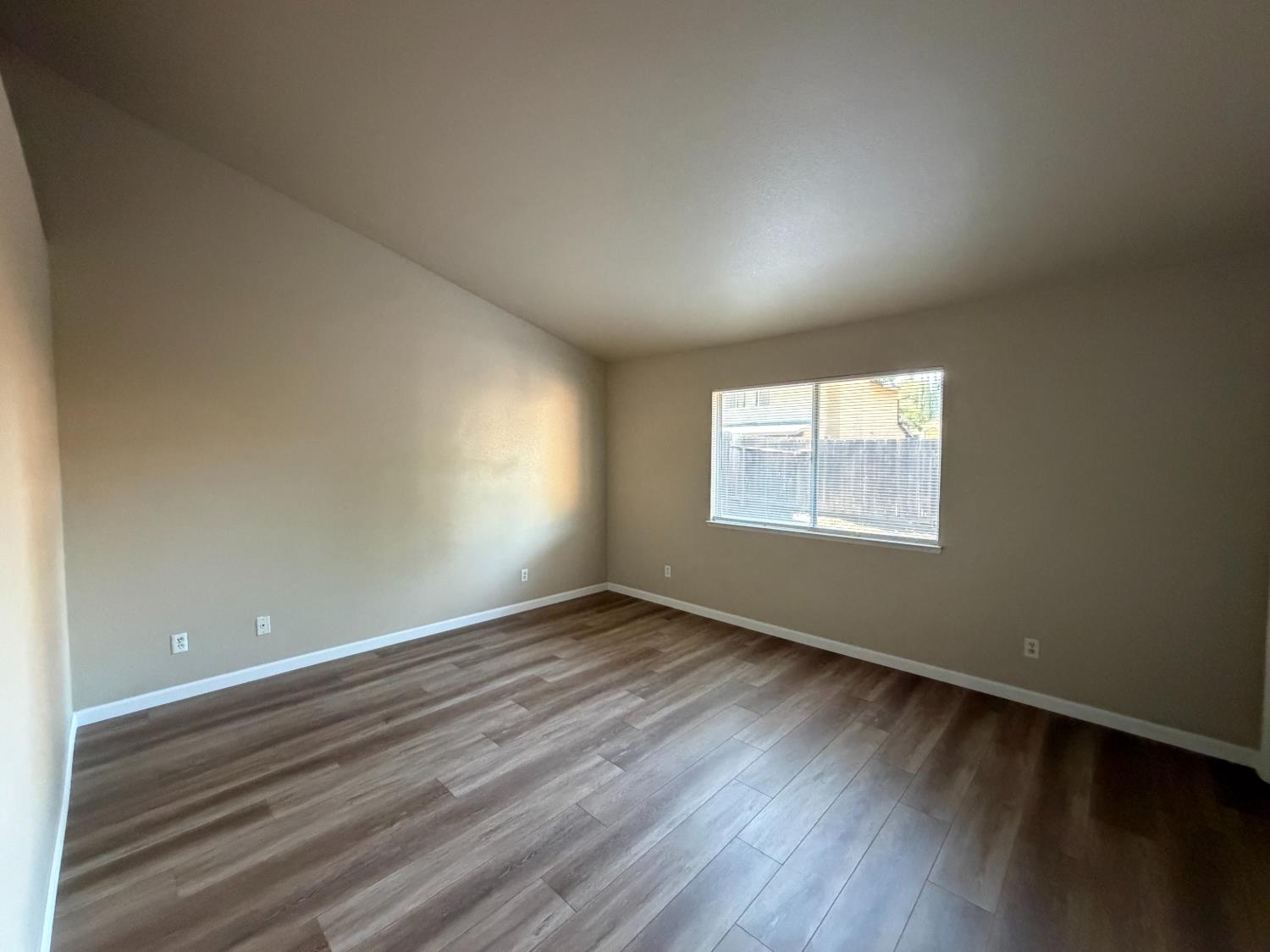 545 Westfield Pl, Patterson, CA 95363