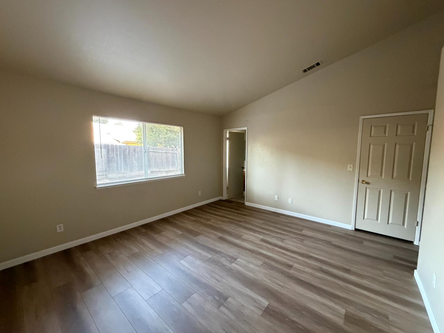 545 Westfield Pl, Patterson, CA 95363