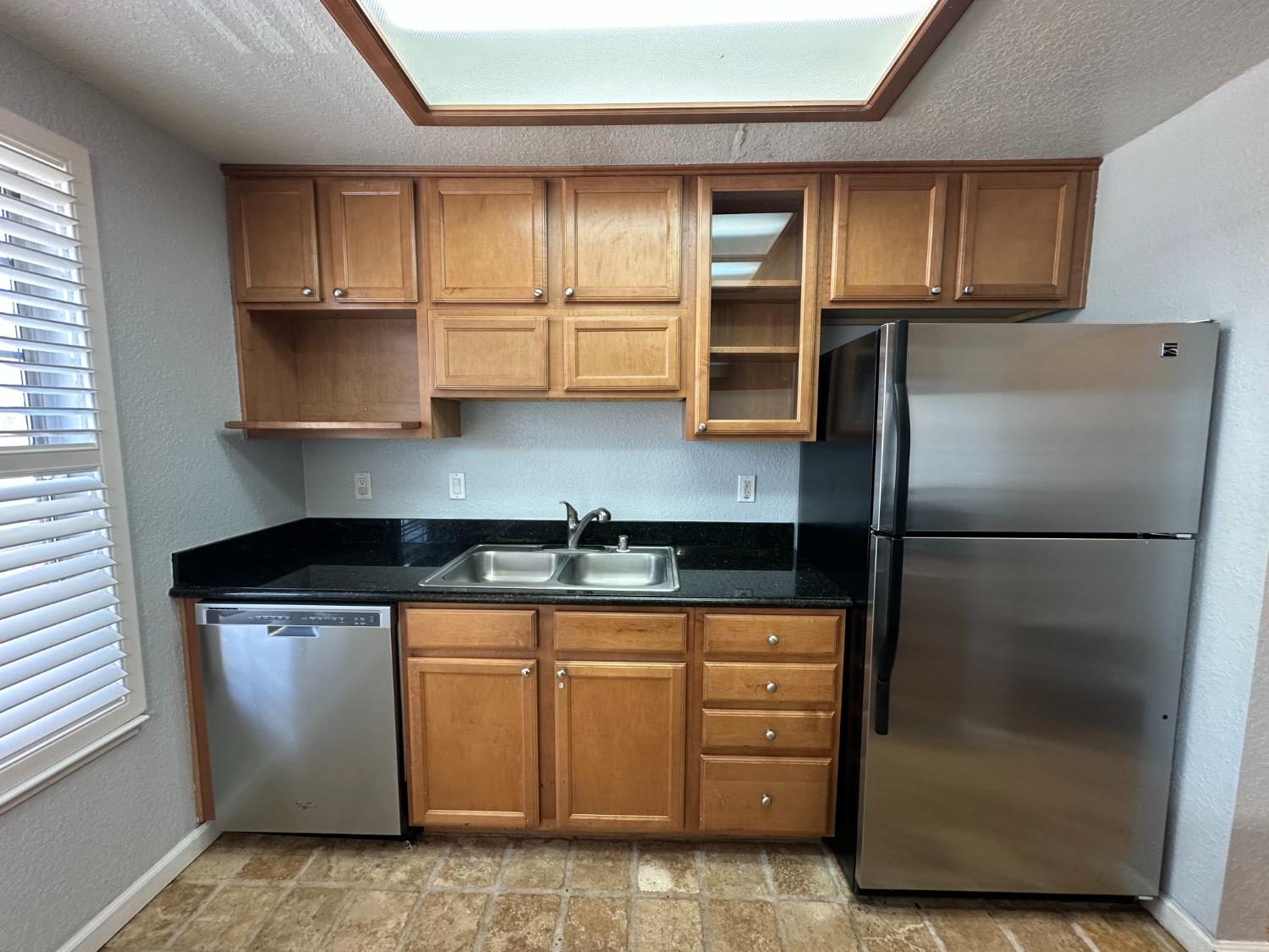 3925 Dale Rd #G, Modesto, CA 95356