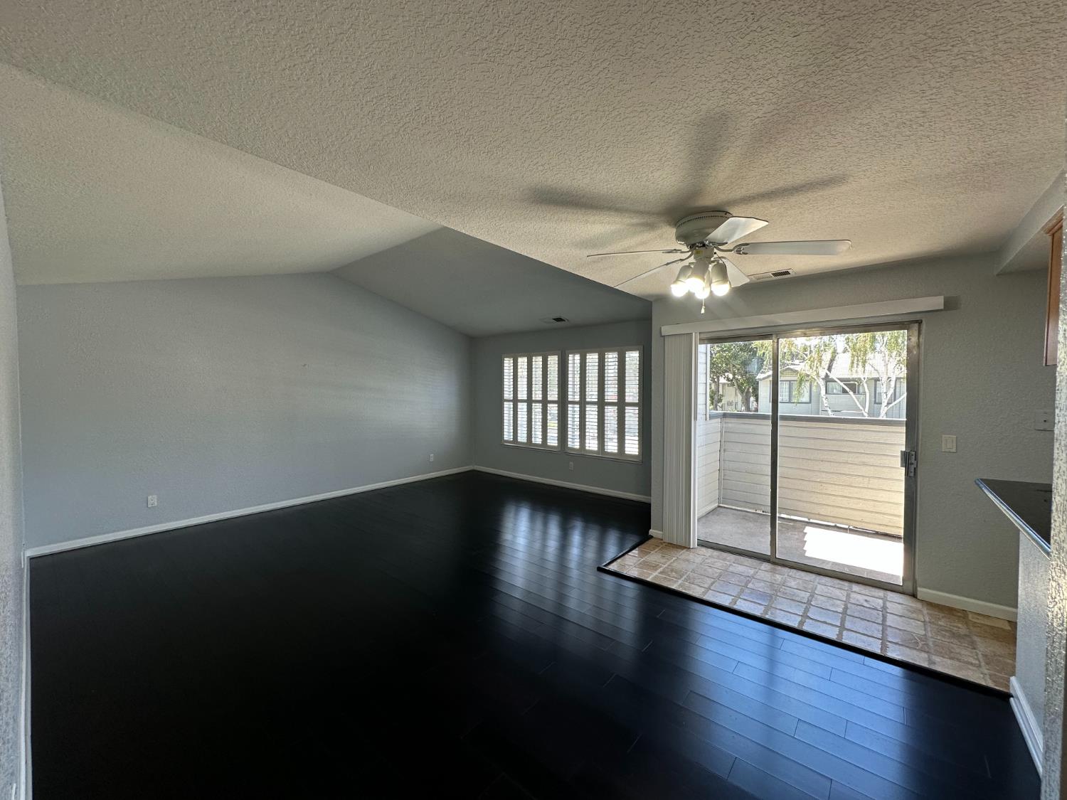 3925 Dale Rd #G, Modesto, CA 95356