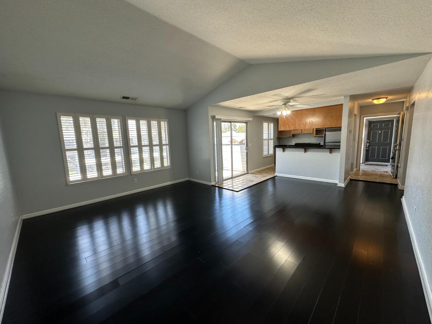 3925 Dale Rd #G, Modesto, CA 95356