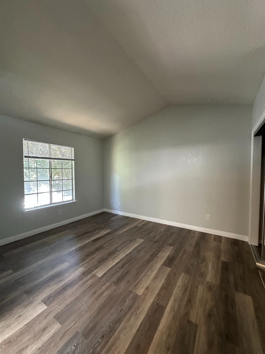 3925 Dale Rd #G, Modesto, CA 95356