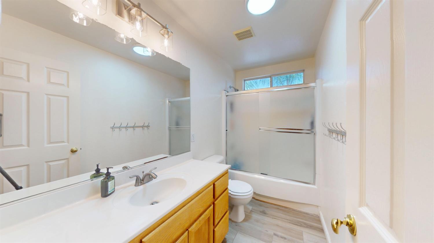 1559 Sierra Creek Dr, Manteca, CA 95336