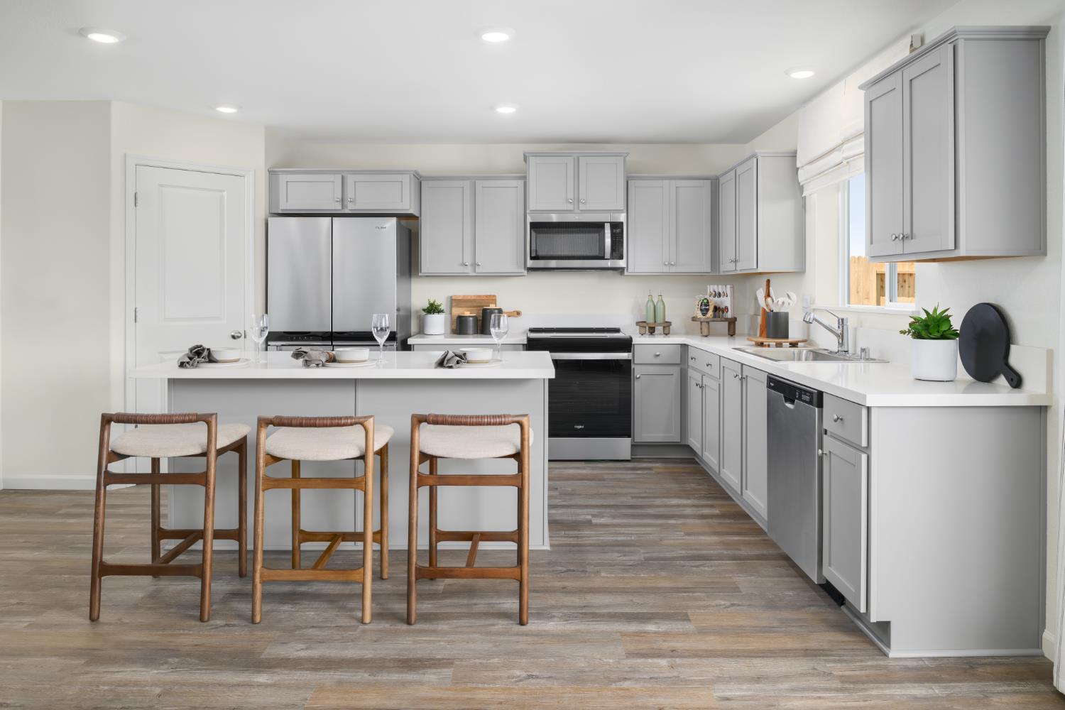1906 Vista Dr, Los Banos, CA 93635