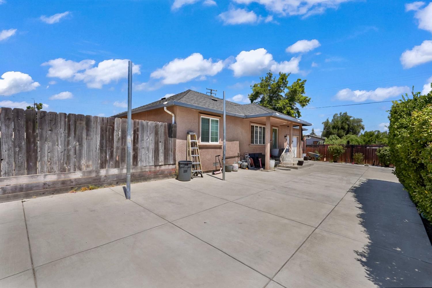 12821 Main St, Waterford, CA 95386