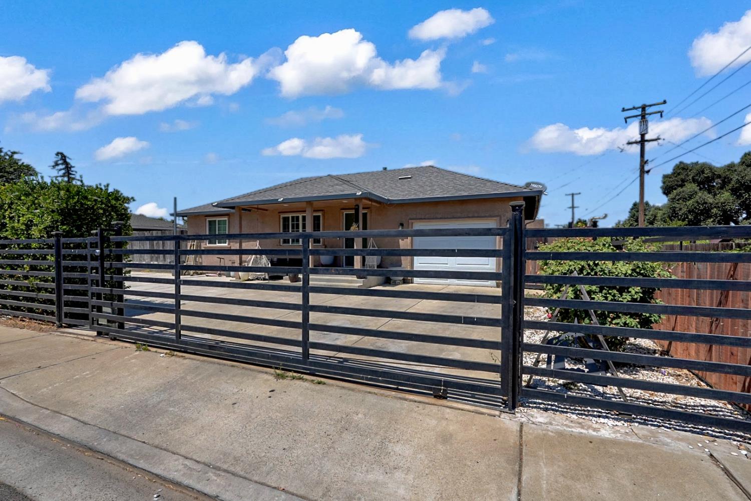 12821 Main St, Waterford, CA 95386