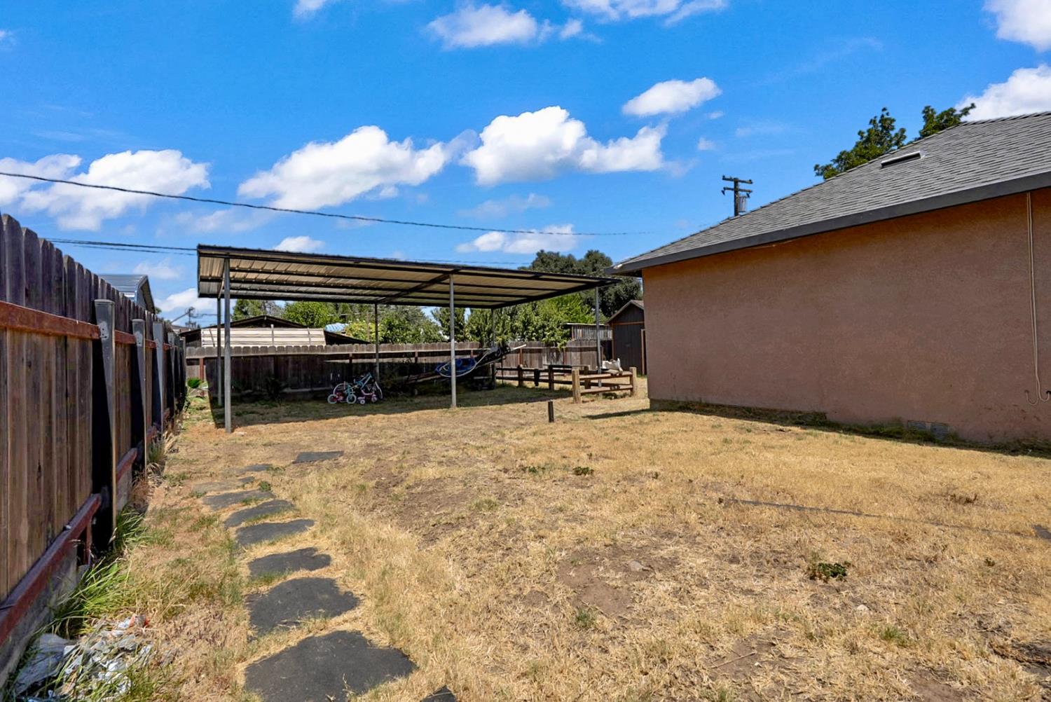 12821 Main St, Waterford, CA 95386