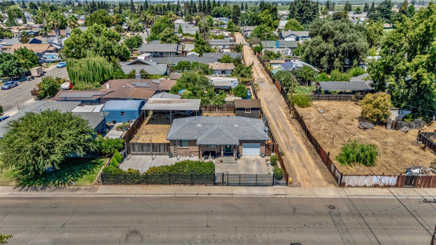 12821 Main St, Waterford, CA 95386