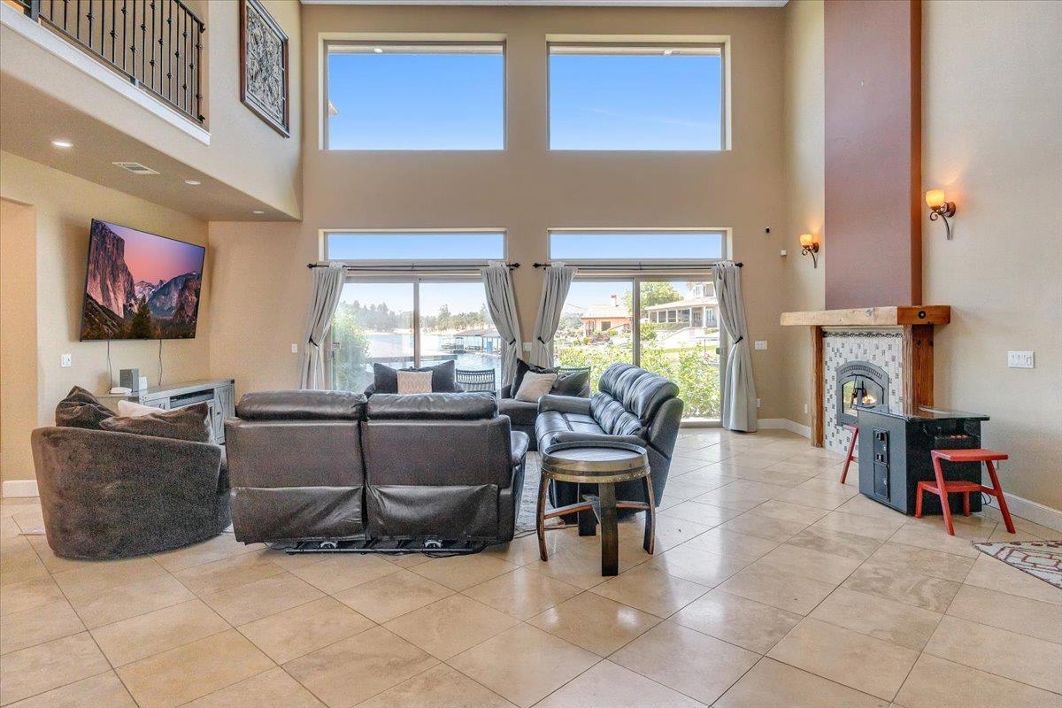 40 Sanguinetti Ct, Copperopolis, CA 95228