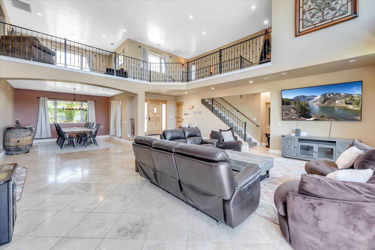 40 Sanguinetti Ct, Copperopolis, CA 95228