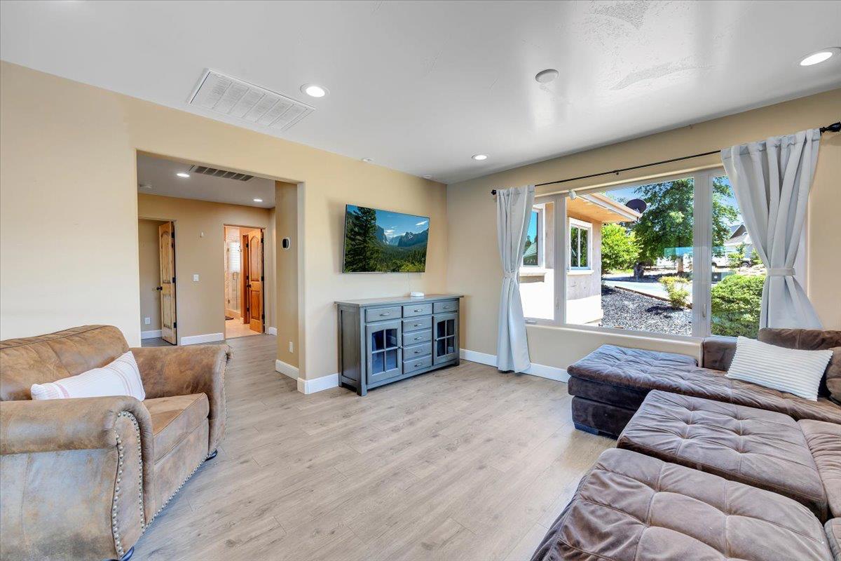 40 Sanguinetti Ct, Copperopolis, CA 95228