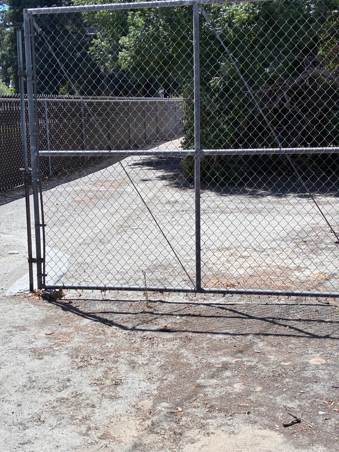 2100 W Main, Turlock, CA 95380