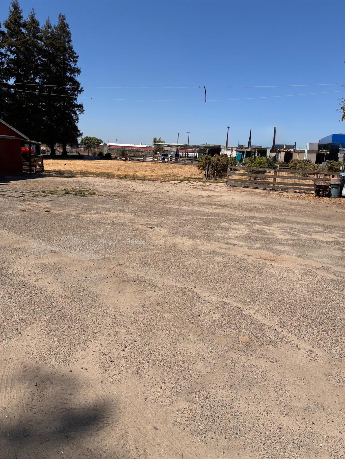 2100 W Main, Turlock, CA 95380