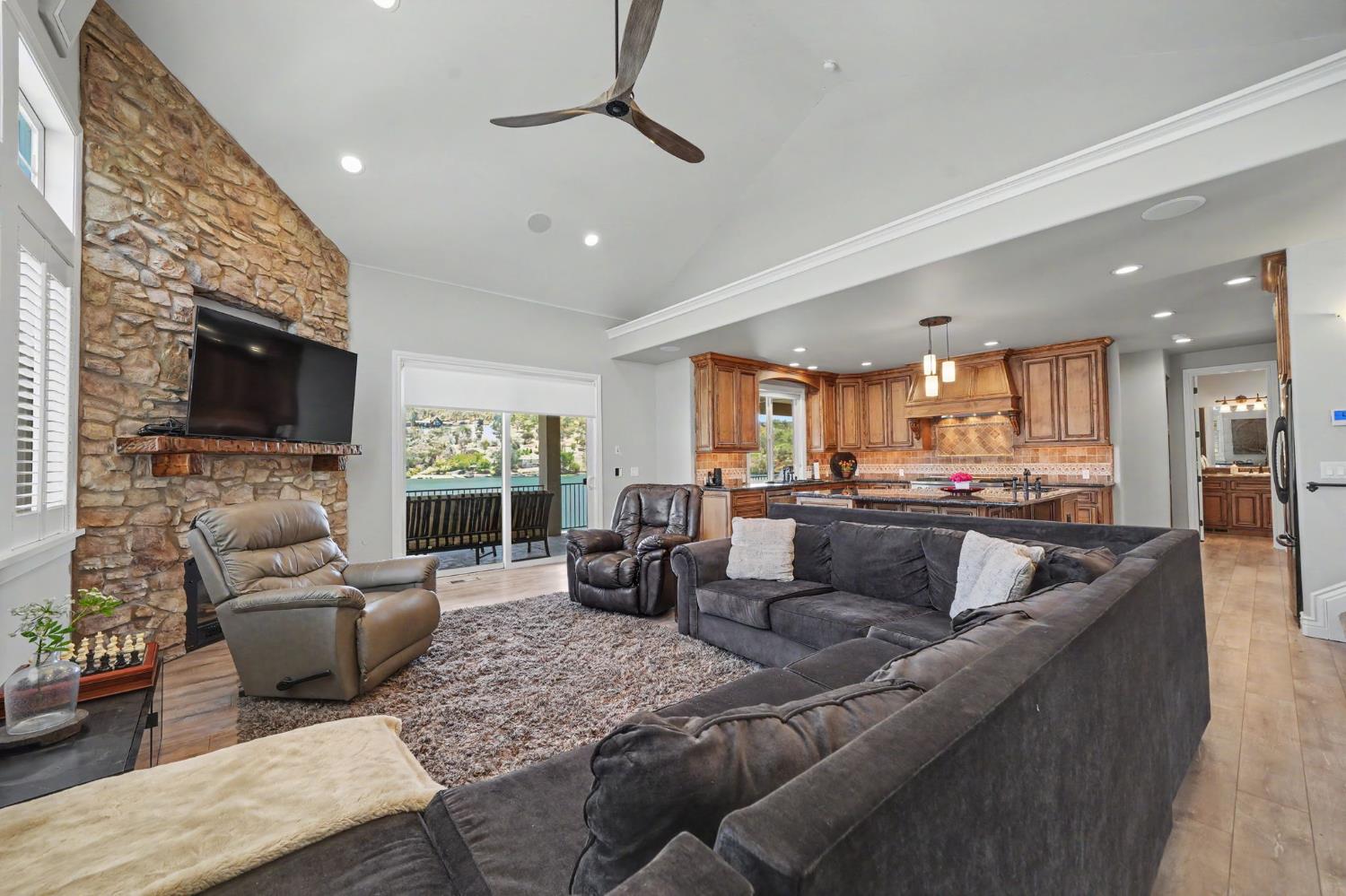 815 Sandy Bar Dr, Copperopolis, CA 95228