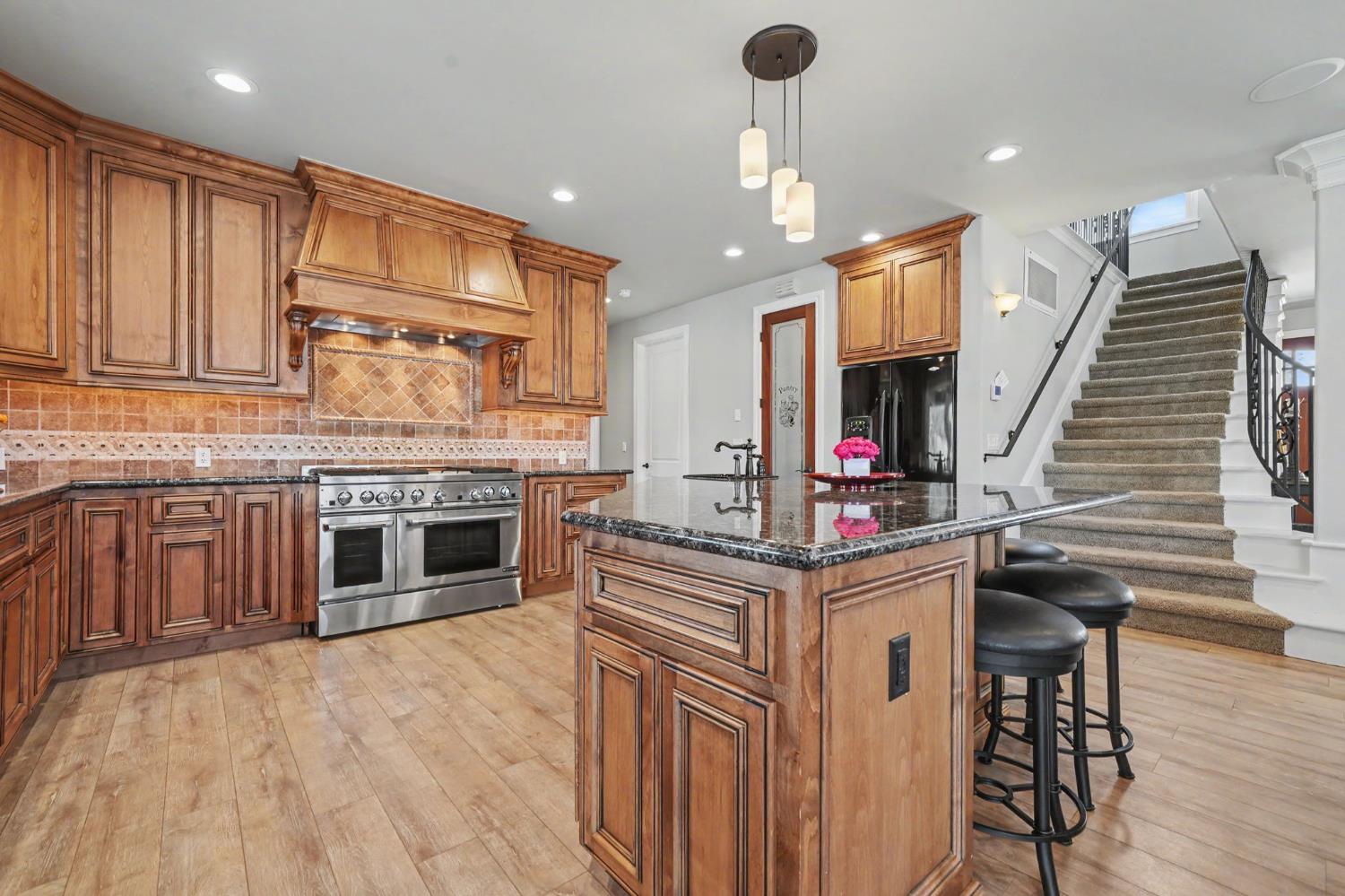815 Sandy Bar Dr, Copperopolis, CA 95228