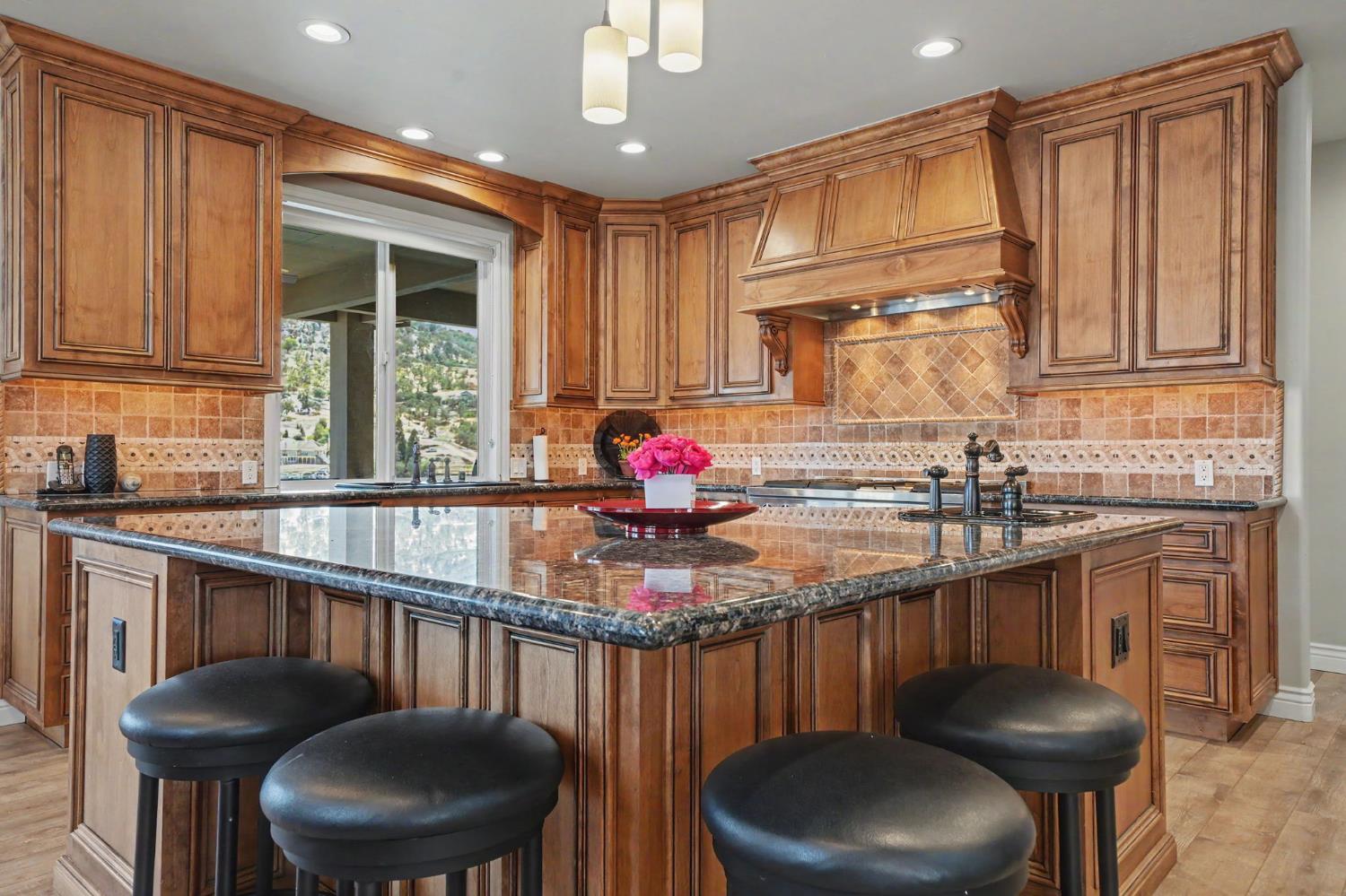 815 Sandy Bar Dr, Copperopolis, CA 95228